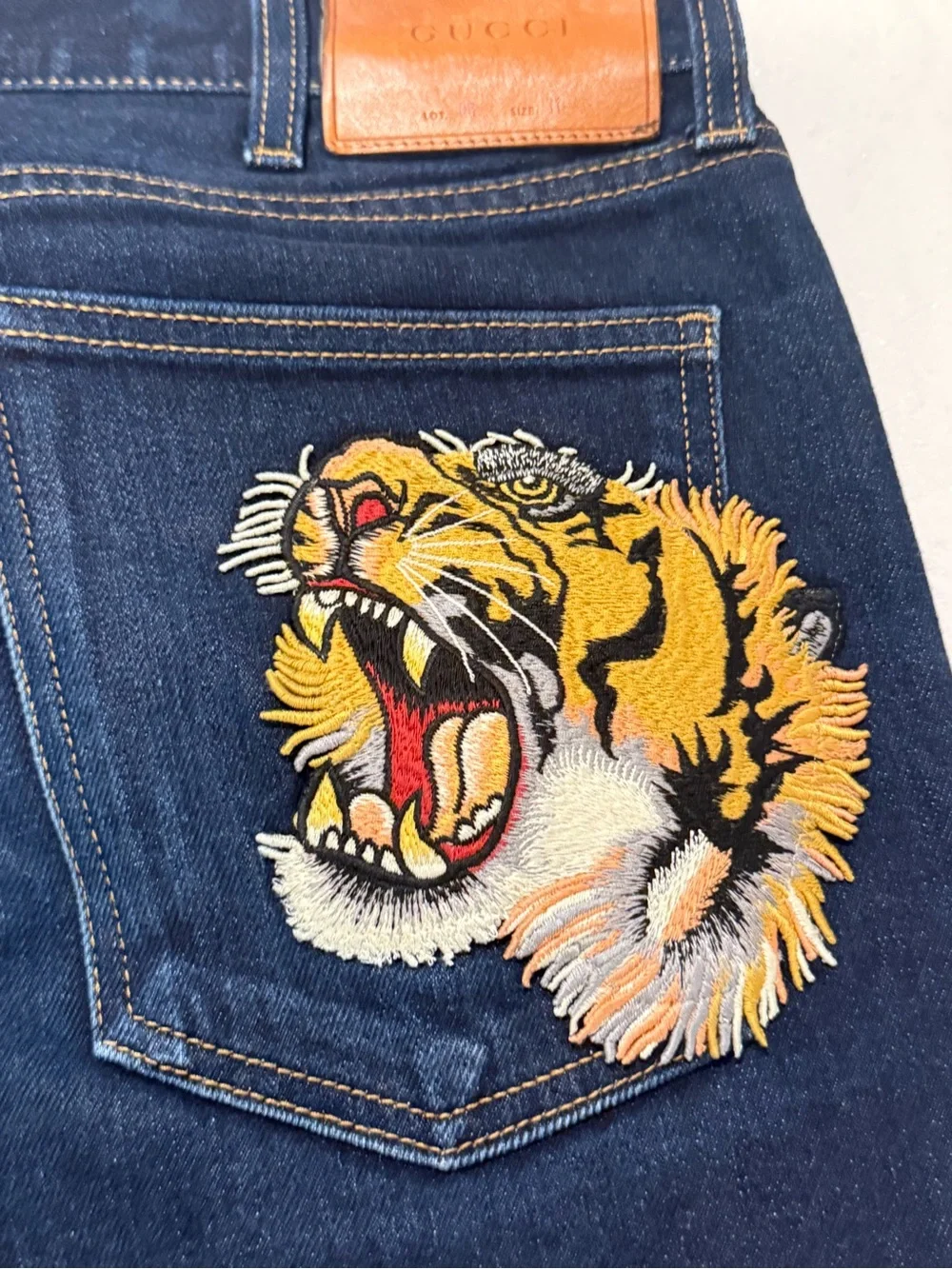 Authentic Gucci Tiger Embroidered Jeans  Size 31 Made in Italy RARE🐅